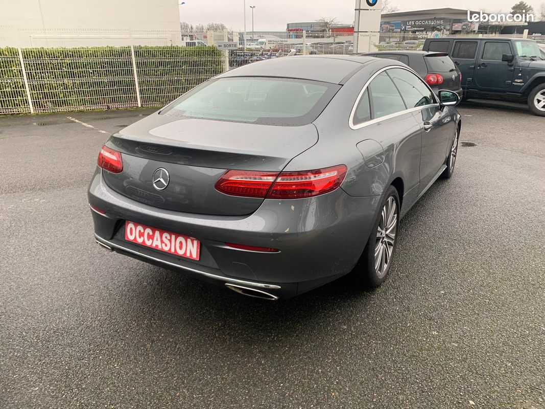 Mercedes-Benz Classe E Coupé 245 chevaux | 300 | Executive | Caméra 360° | Toit ouvrant panoramique (image 5)