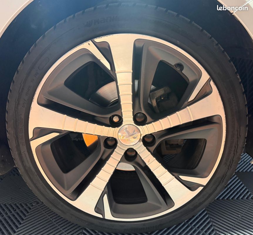 PEUGEOT 308 GENERATION-II 1.6 E-HDI GT LINe 116 (image 9)