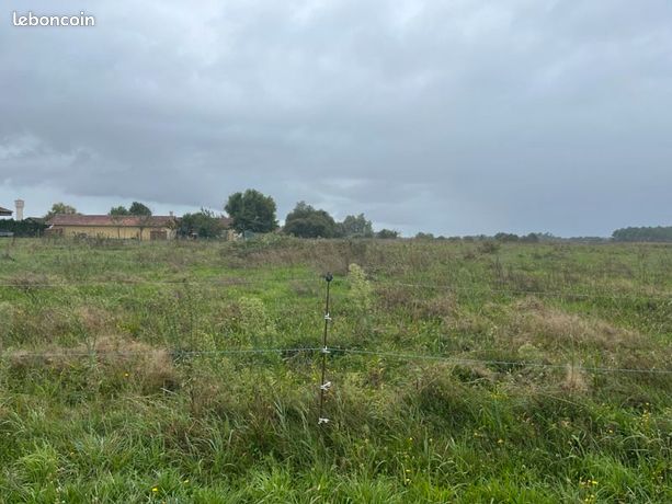 Terrain 1 900 m² Saint Yaguen