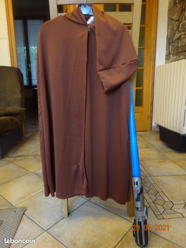 Pack cape jedi + sabre bleu retractable (image 1)