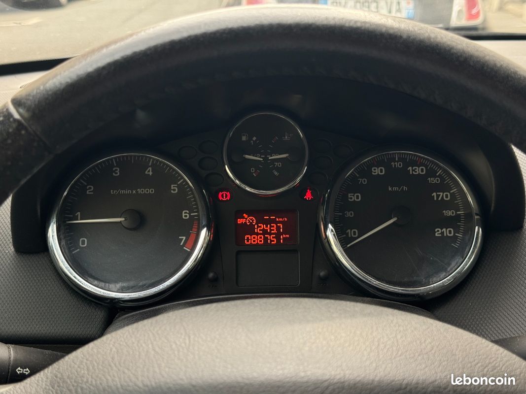 PEUGEOT 207 1.6 120ch Exécutive - 2ème Main / Courroie Accessoire OK (image 13)