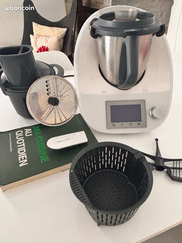 Thermomix TM5 avec clé cookido et découpe légumes (image 1)