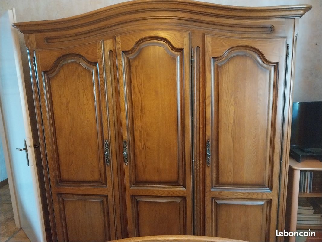 Vend ensemble lit + armoire +tables de chevet (image 1)