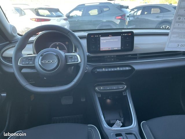 Fiat 600 1.2 HYBRID 145 POP EDCT6 (image 9)
