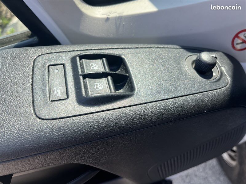 Peugeot Boxer FGN 2 PORTES LATERALES 335 L2H2 2.2 BLUEHDI 140 3T5 (image 31)