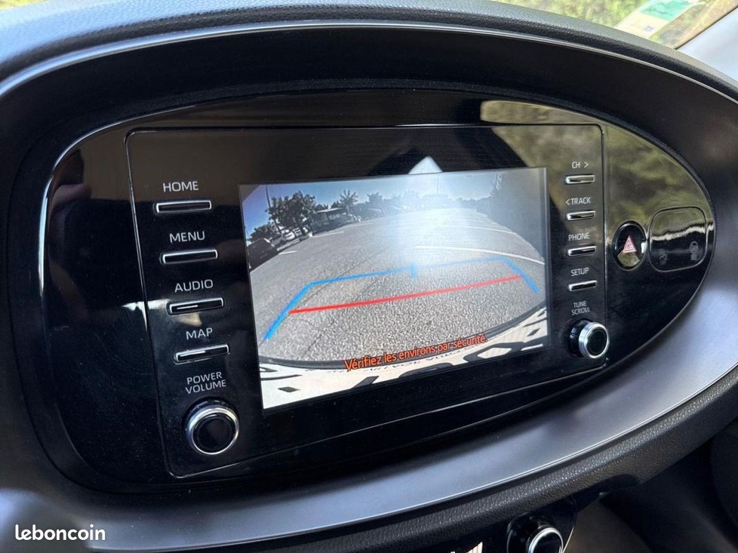 Toyota Aygo X 1.0 VVT-i 72ch Dynamic S-CVT MY23 (image 23)