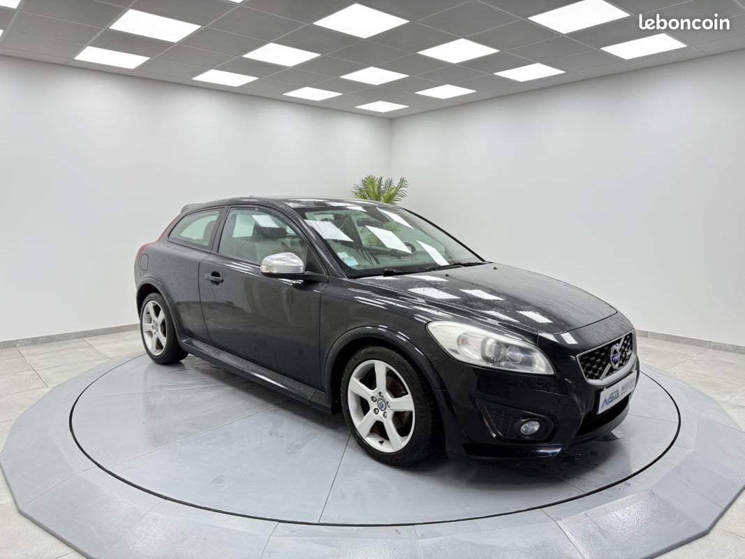 Volvo c30 d2 115cv r-design (image 1)