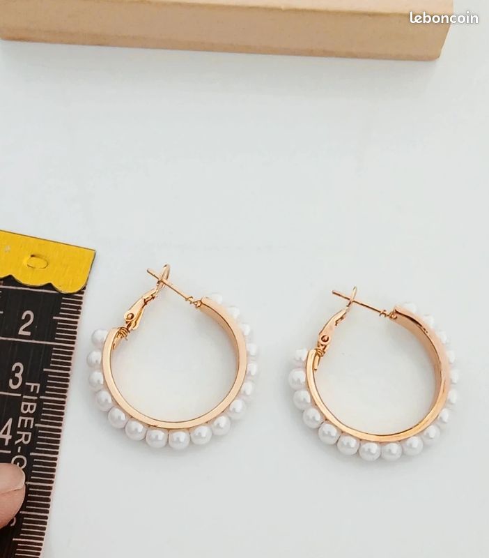 Boucles d’oreilles créoles doré rose perles blanches acier inoxydable (image 2)
