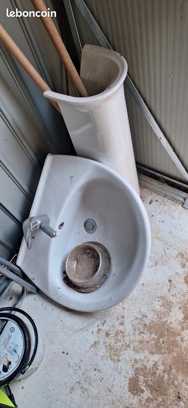 Lavabo avec colonne + robinet – Bon état (image 2)