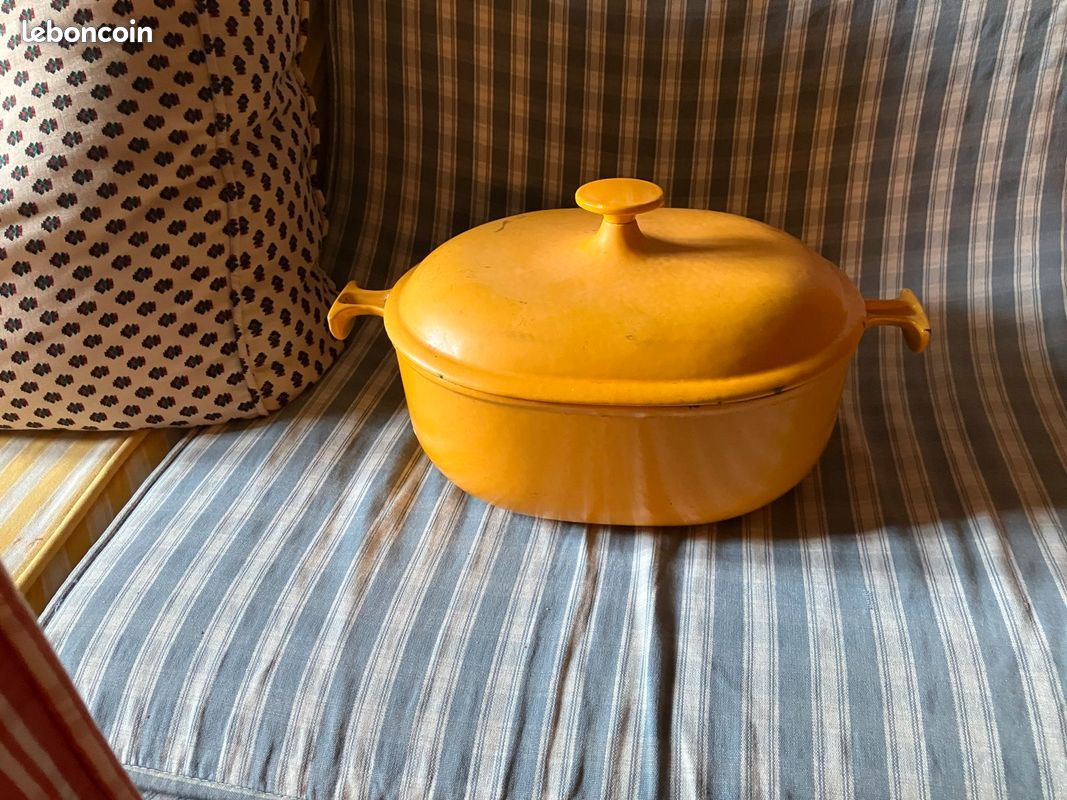 Cocotte en fonte émaillée rouge Le Creuset 26 de Enzo Mari
