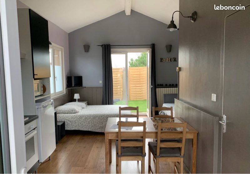 Studio de 25 m2 à 50 m à pieds des thermes les Iléades sur Montrond les bains (image 1)
