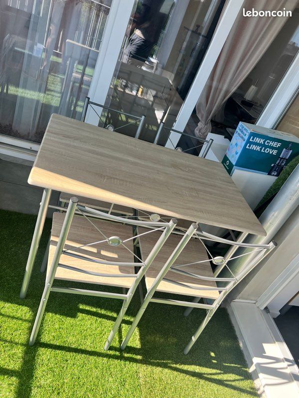 Table à manger jardin, cuisine et salon (image 1)