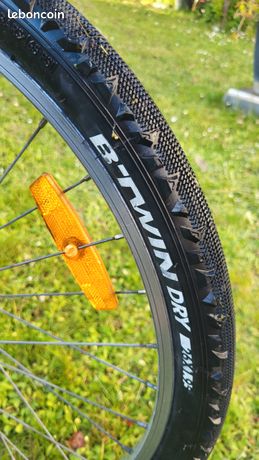VTT Homme B'Twin – 27.5 Pouces, 21 Vitesses – Comme Neuf – Idéal Chemins Et Forêt