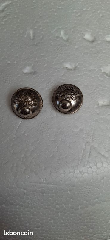 Lot de 2 anciens boutons d'uniforme militaire 16mm – J. DALY & J. PARATTO Paris (image 1)