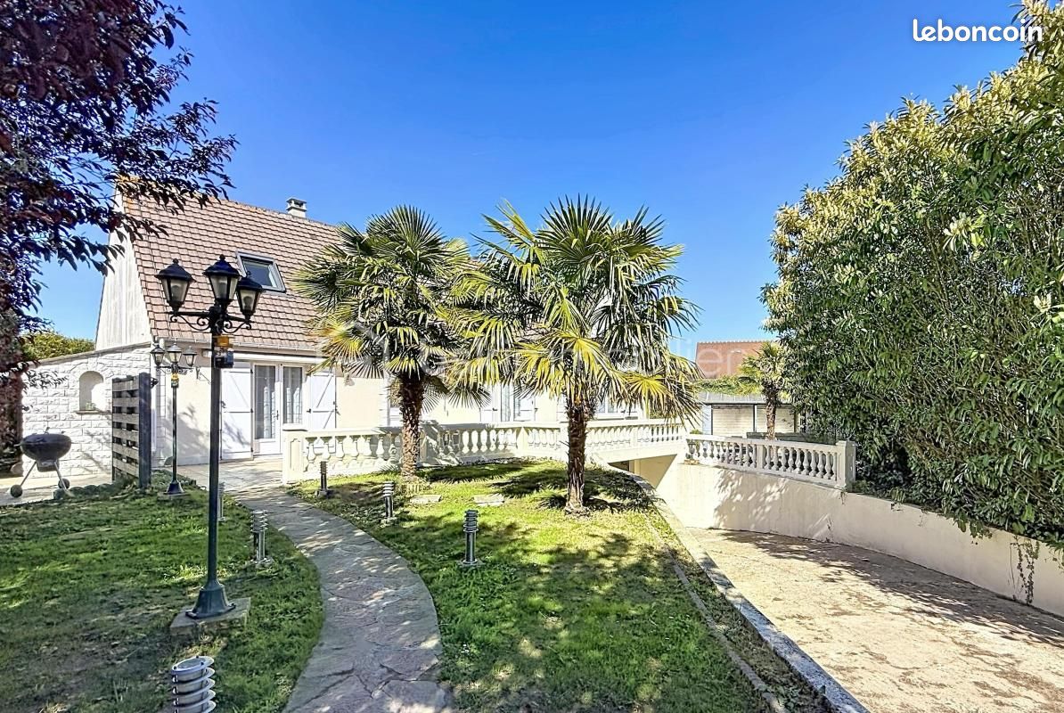 Maison 8 pièces 160 m² · à Guignes · 160 m² · 425 000 €