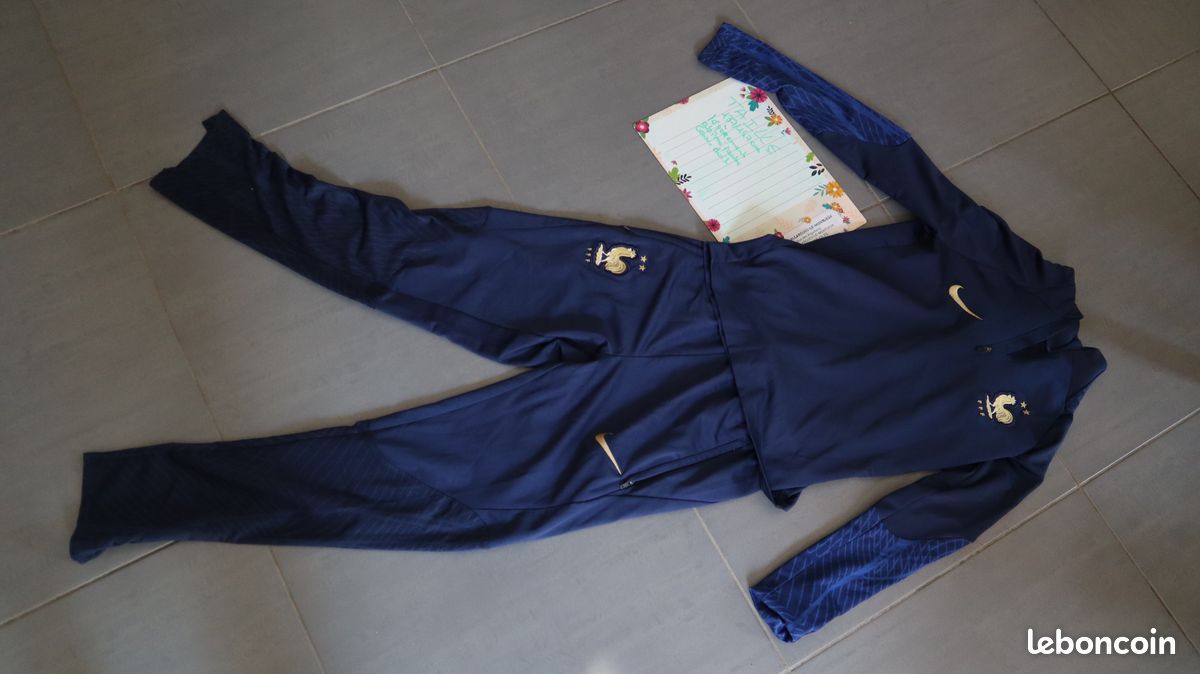 Ensemble jogging équipe de France 147cm 2 étoiles (image 1)