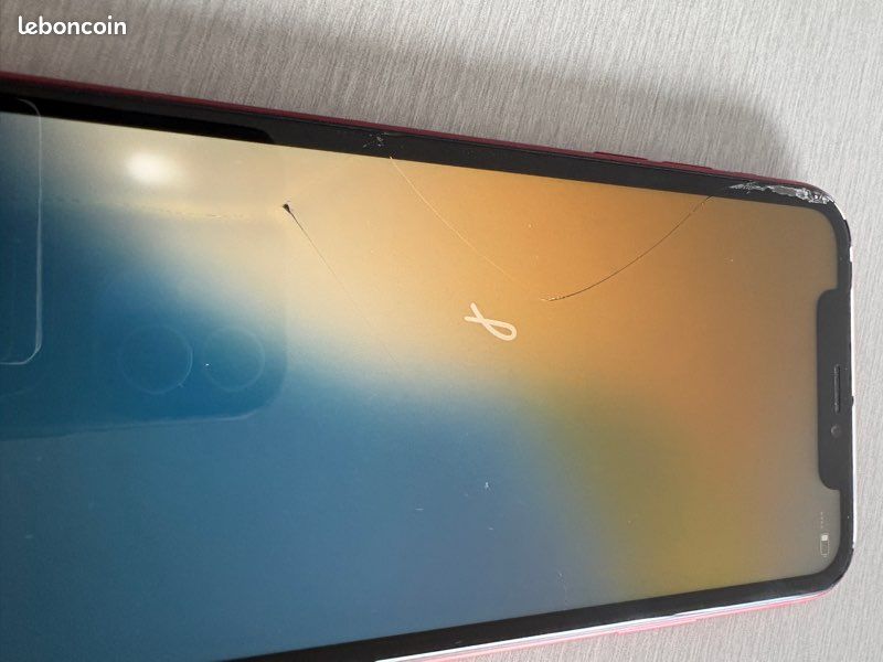 IPhone XR RED 128go écrans cassés (image 4)