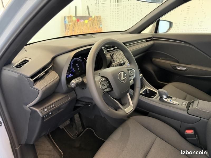 Lexus LBX 1.5 136ch 2WD (image 14)