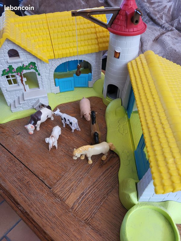Ferme en PVC (image 1)