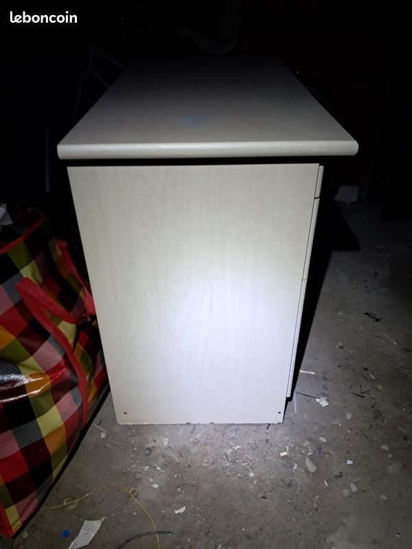 Commode (image 2)