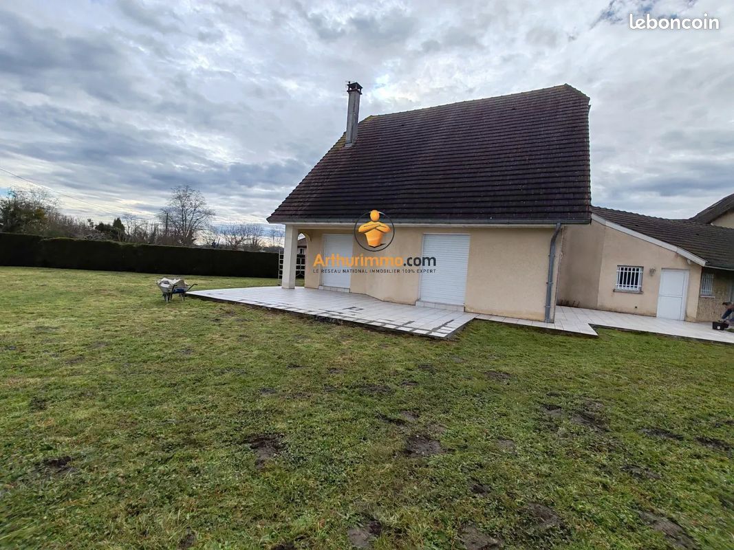 Maison 5 pièces 141 m² · à Buros · 141 m² · 1 108 €/mois