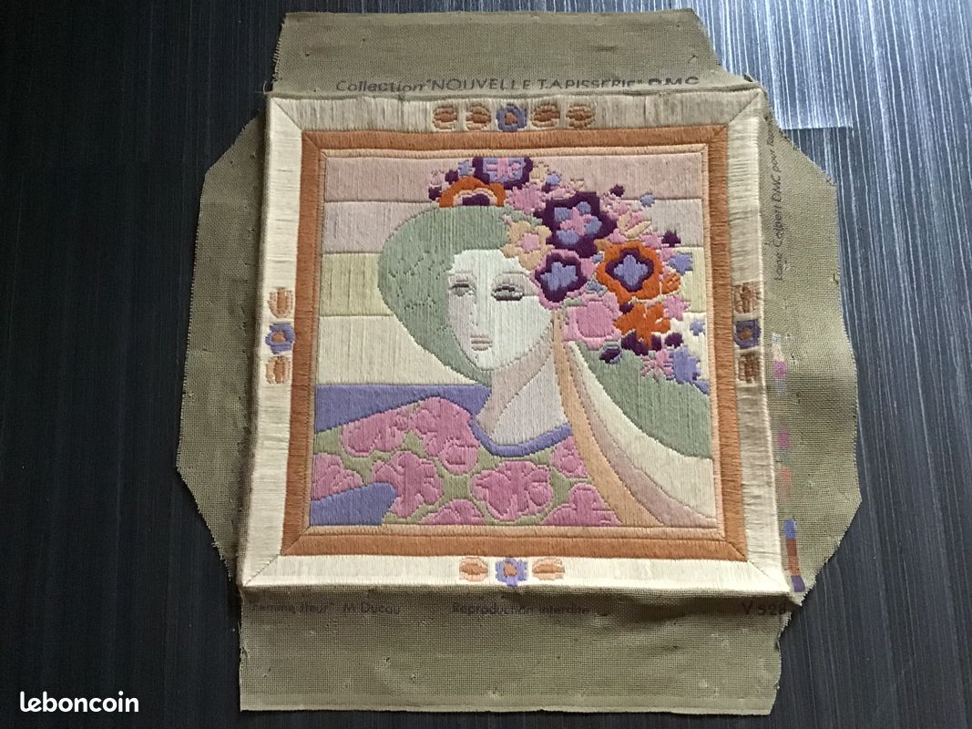 Tapisserie Vintage Tissée Métallisée - Motif Floral Verdâtre Avec Bordure - 48x18 Pouces