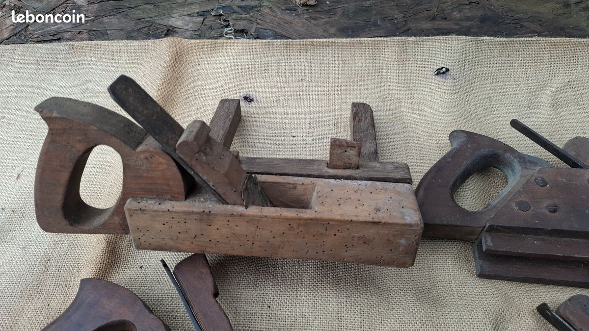 Lot De 2 Rabots Anciens D'Atelier - Rabots En Bois - Pour Collection Ou Réparation