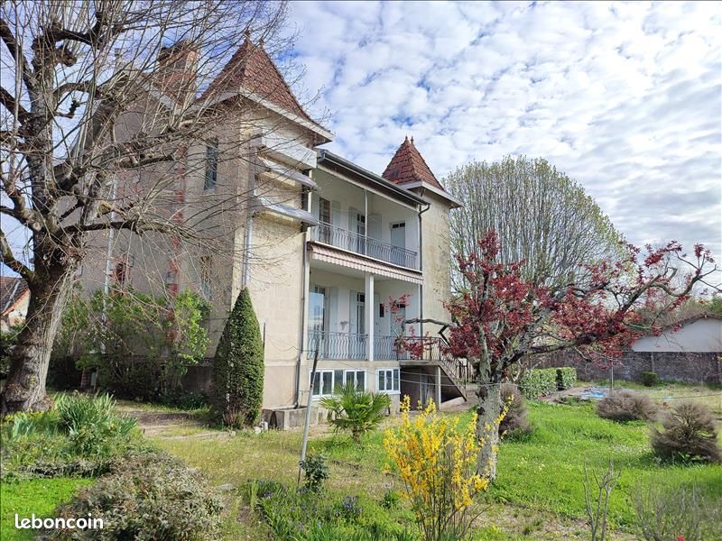 Maison 8 pièces 190 m² · à Le Fleix · 190 m² · 160 500 €