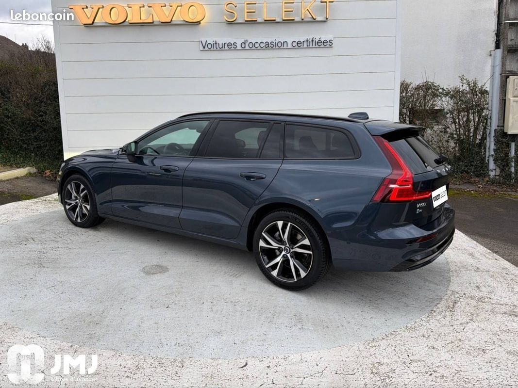 VOLVO V60 B4 197 ch DCT7 Ultra Style Dark (image 2)