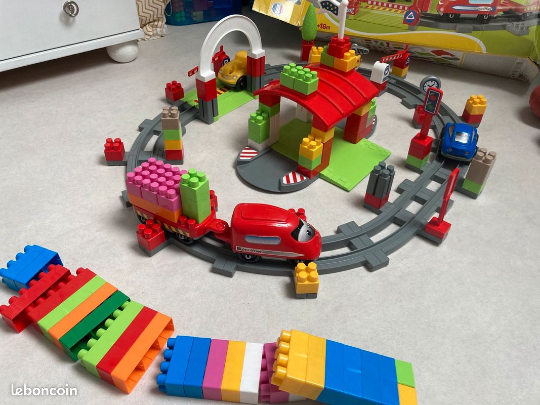 Abrick train (image 3)