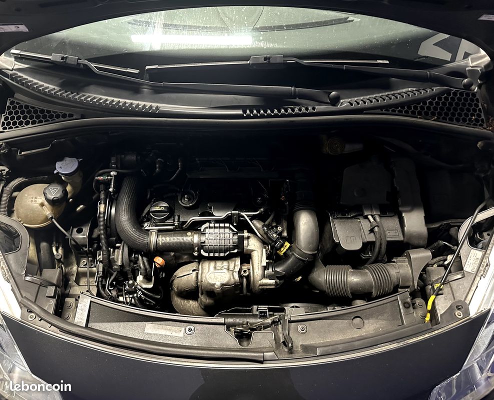 CITROEN C3 1.4 HDi 70 Confort - Climatisation - Bluetooth (image 7)
