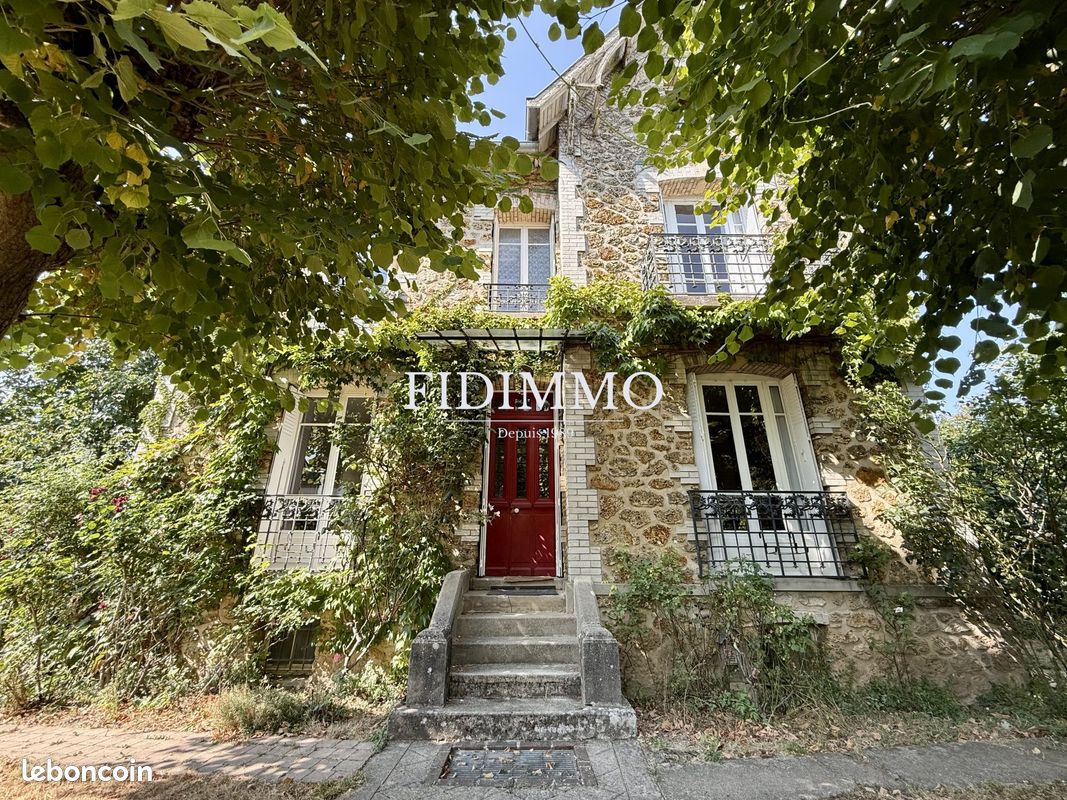 Maison 9 pièces 195 m² · à Chennevières-sur-Marne · 195 m² · 749 000 €