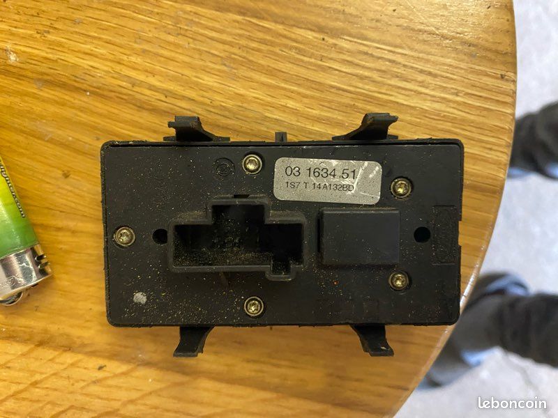 Commande Lève-Vitre Avant Gauche Ford Mondeo 1 - Pièce D'Occasion - Réf 93BG14529BA
