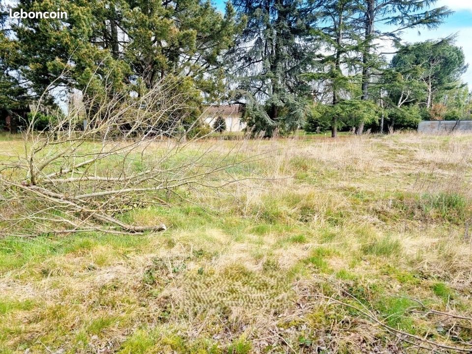 Terrain 700 m² Loupian · 230 000 €