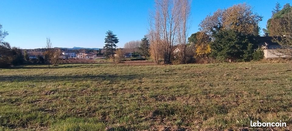 Terrain 1 760 m² Vagnas · 94 000 €