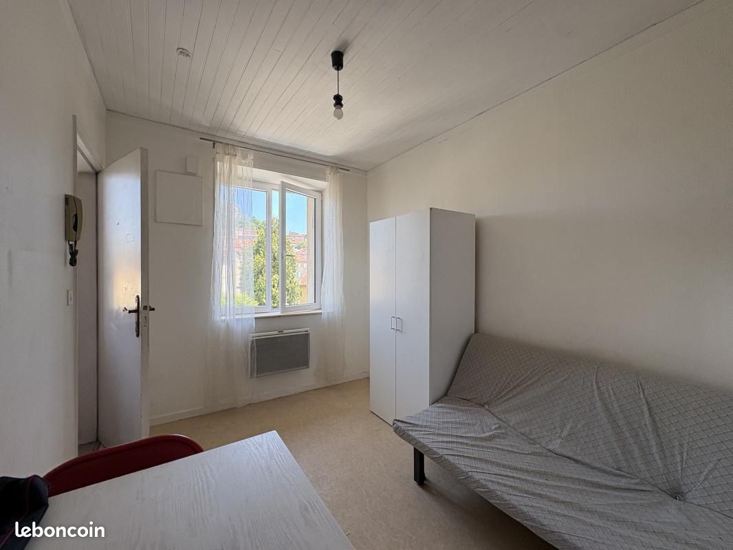 Appartement 1 pièce 22 m² · à Le Puy-en-Velay · 22 m² · 280 €
