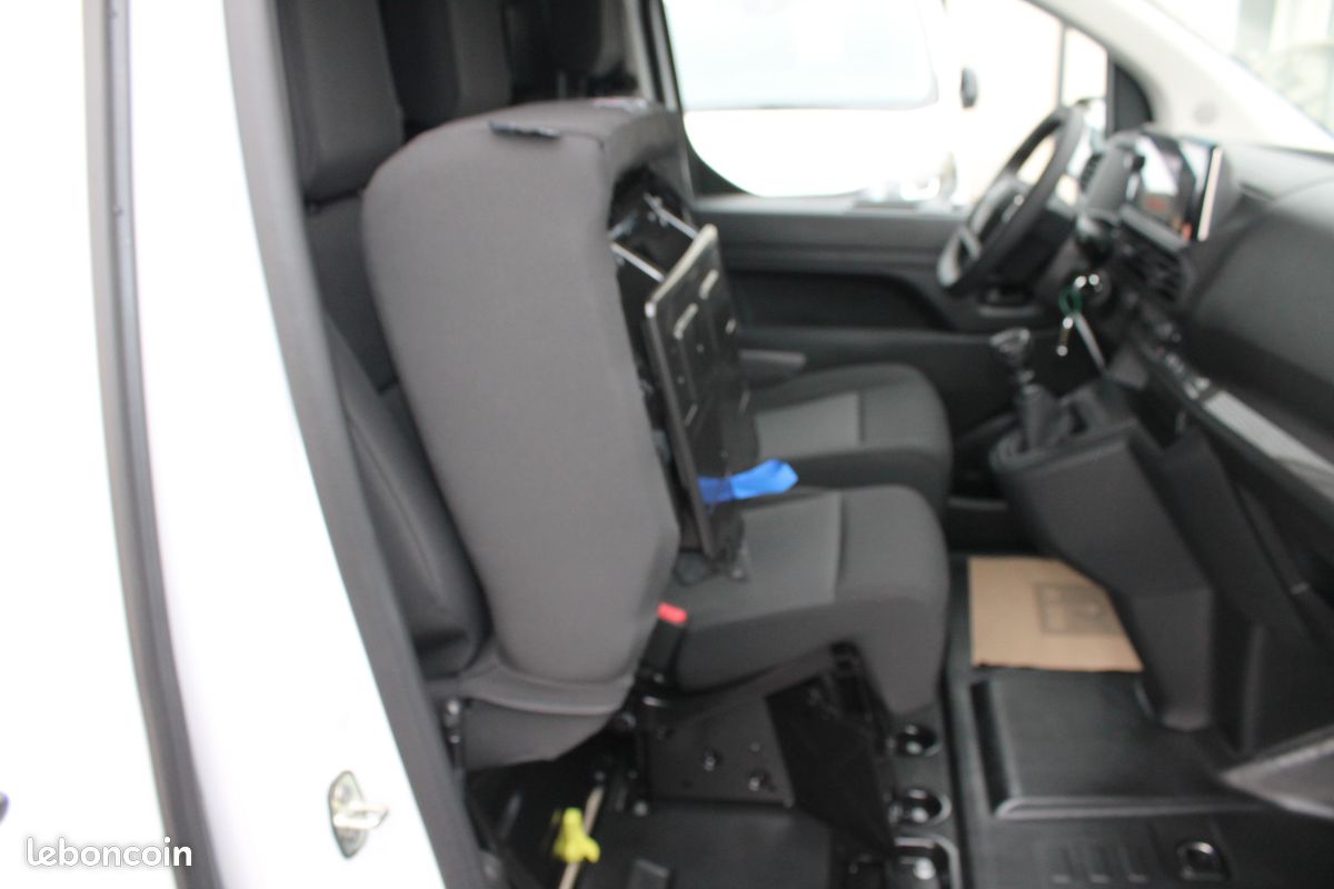 Peugeot Expert Fg Taille M 2.0 Blue-Hdi 145 Full Options GPS, Caméra de recul,Sortie le 27/08/2025 - 10 Kilomètres ...... 24 500 Hors taxe (image 10)