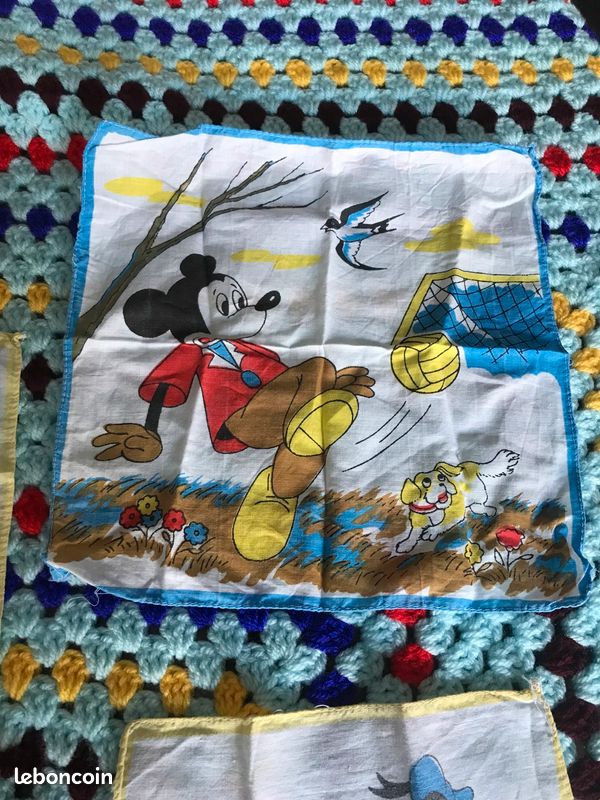 Lot de mouchoirs vintage Disney (image 3)