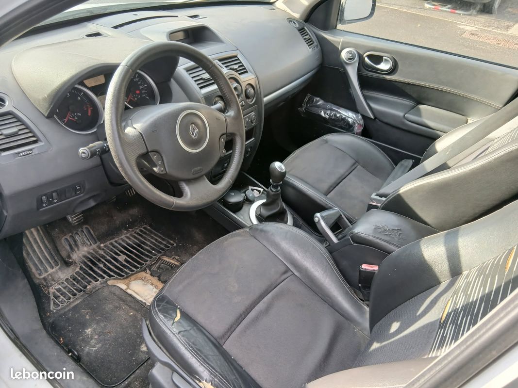 Megane 2 (image 2)