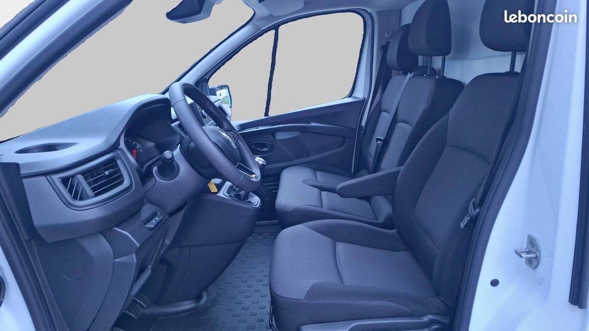 Renault trafic fg blue dci 130 l1h1 3t gsr2 (image 12)
