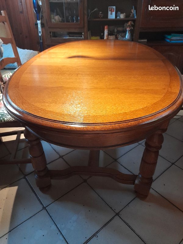 Table ovale en chêne (image 1)