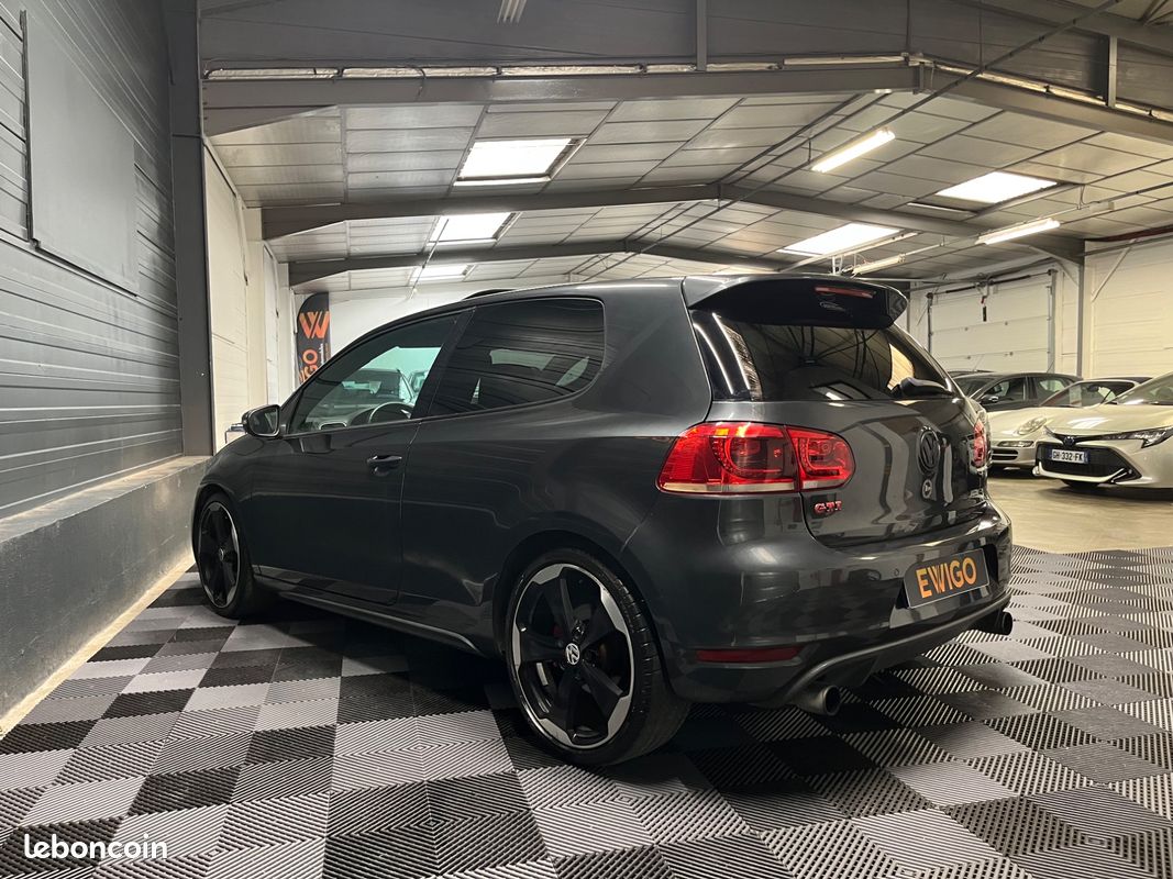 VOLKSWAGEN GOLF GTi (image 19)
