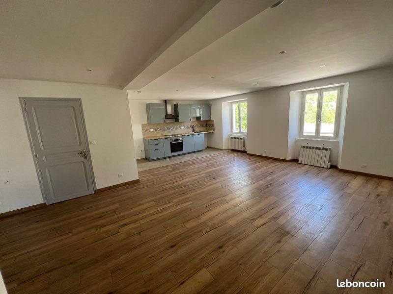 Appartement 3 pièces 80 m² · à Entrevaux · 80 m² · 900 €