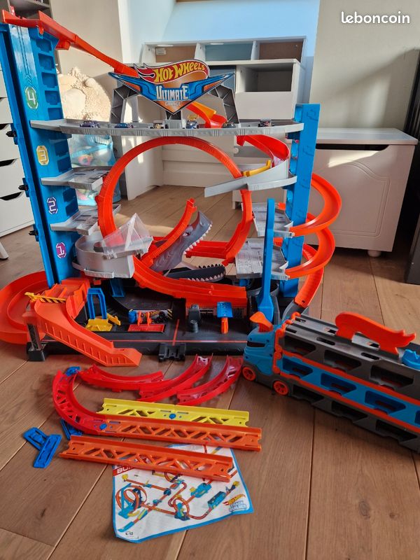 Camion garage Hotwheels (image 1)