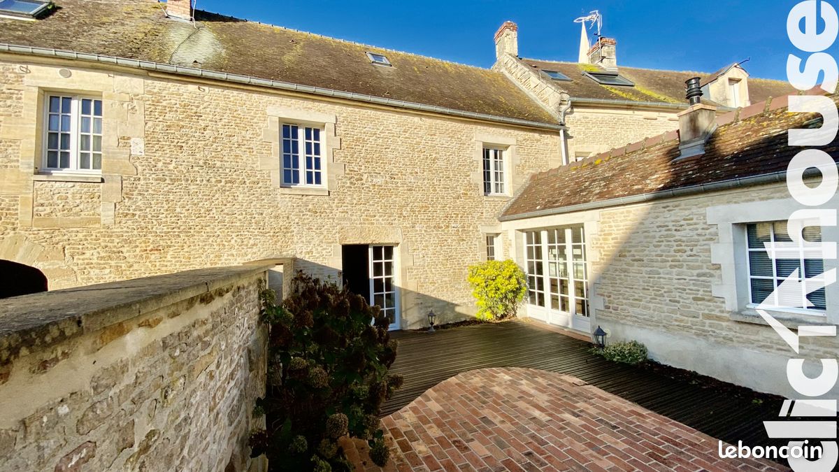 Maison 6 pièces 127 m² · à Bernières-sur-Mer · 127 m² · 449 900 €