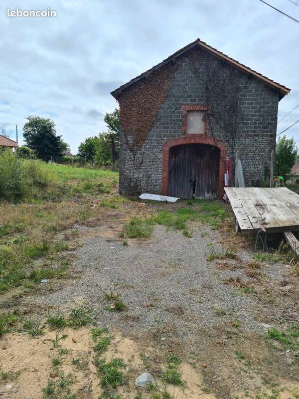 Maison 2 pièces 145 m² · à Cescau · 145 m² · 85 000 €