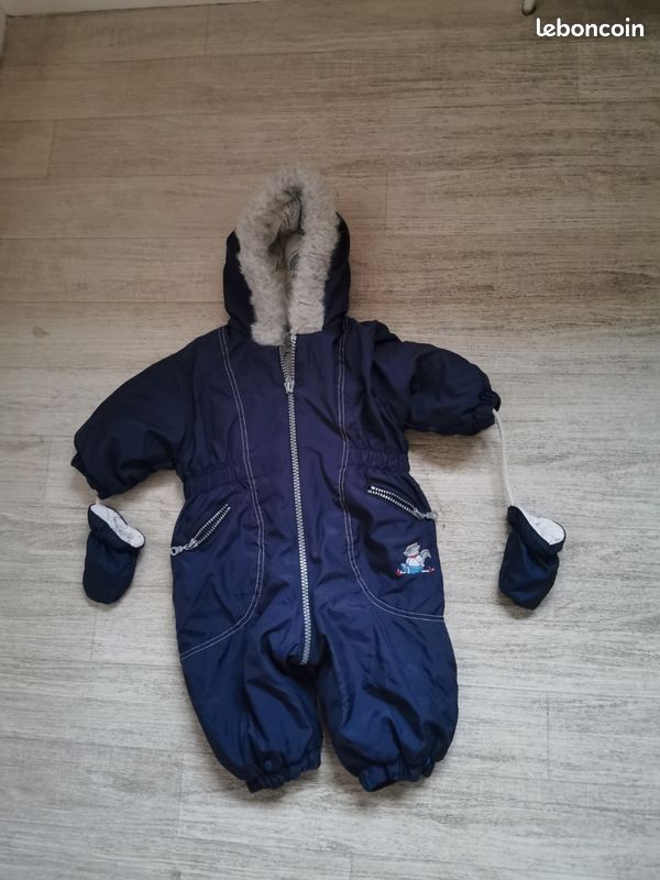 Combinaison avec capuche et moufles (image 1)