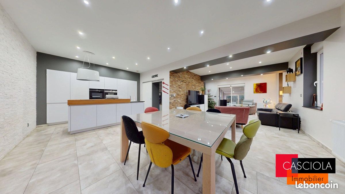 Maison 7 pièces 212 m² · à Florange · 212 m² · 459 000 €
