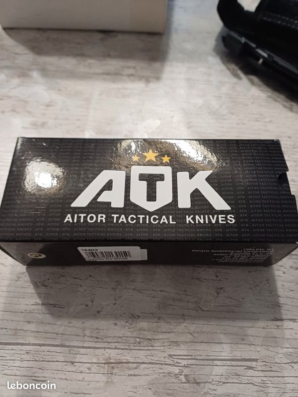 A T K knives (image 1)