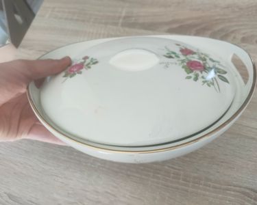 Ancienne Soupière Légumier En Porcelaine Blanche Et Dorure - Motif Floral - Déco